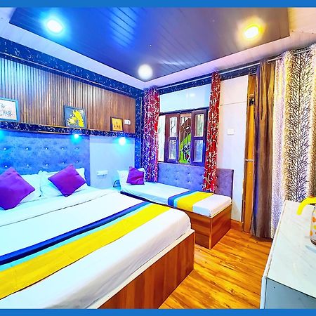 Flattiess ! Hotel Near Mall Road - Open Sitting Area On Terrace With Full Naini Lake View And Mountain Valley View - Wi Fi - Room Service Available - Top Rated Hotel Nainital Extérieur photo