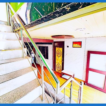 Flattiess ! Hotel Near Mall Road - Open Sitting Area On Terrace With Full Naini Lake View And Mountain Valley View - Wi Fi - Room Service Available - Top Rated Hotel Nainital Extérieur photo