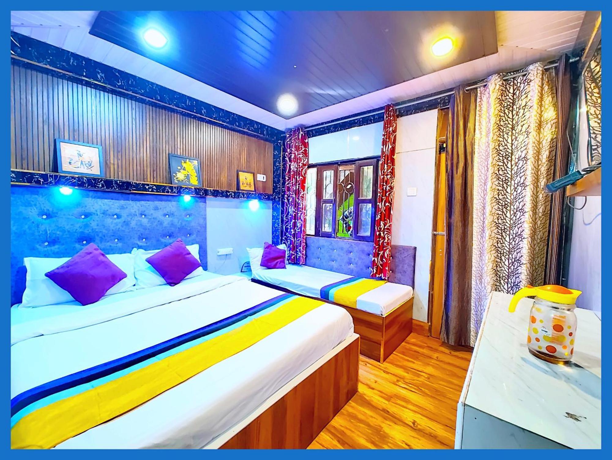 Flattiess ! Hotel Near Mall Road - Open Sitting Area On Terrace With Full Naini Lake View And Mountain Valley View - Wi Fi - Room Service Available - Top Rated Hotel Nainital Extérieur photo