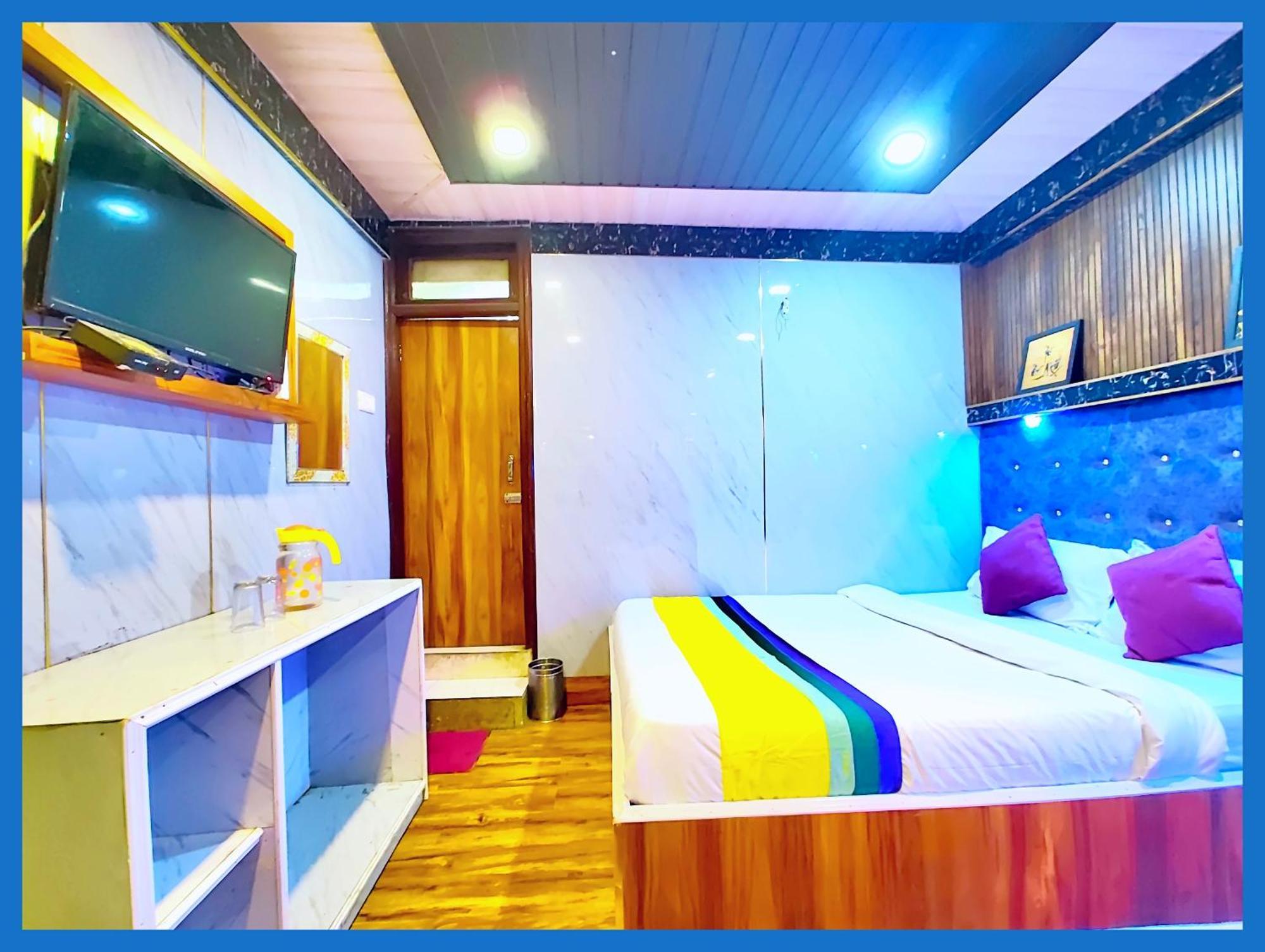 Flattiess ! Hotel Near Mall Road - Open Sitting Area On Terrace With Full Naini Lake View And Mountain Valley View - Wi Fi - Room Service Available - Top Rated Hotel Nainital Extérieur photo